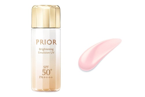高保湿　おしろい美白乳液　シースルーカバー(医薬部外品)31mL SPF50+PA++++ 3,520円(編集部調べ)