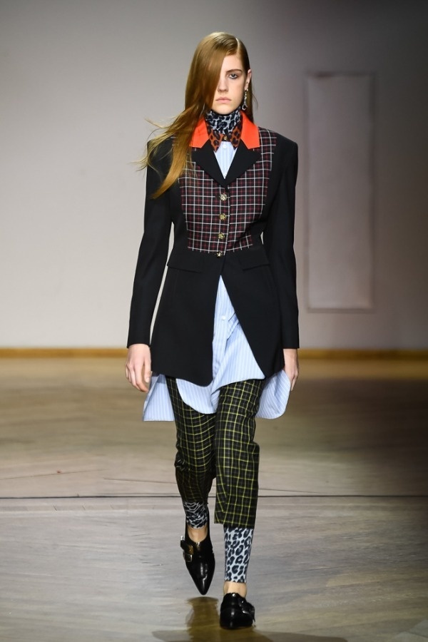 ポールスミス 2019年秋冬ウィメンズコレクション、テーラードに隠れる女性らしさ｜写真5