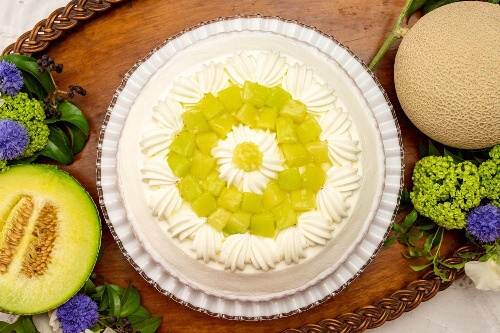 「特選 静岡県袋井産クラウンメロンのショートケーキタルト」
1ピース 1,836円、ホール(25cm) 18,360円