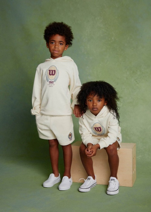 KITH×ウイルソン“テニス”着想のオンオフコートウェア、コラボロゴ入りラケットやボールも｜写真75